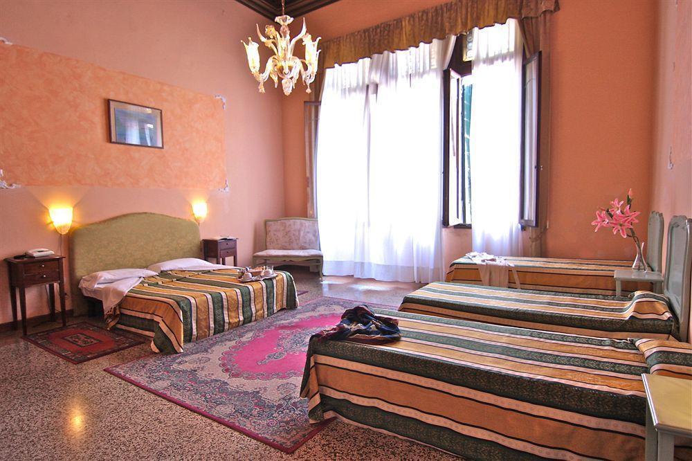 Lion Morosini Palace Hotel *