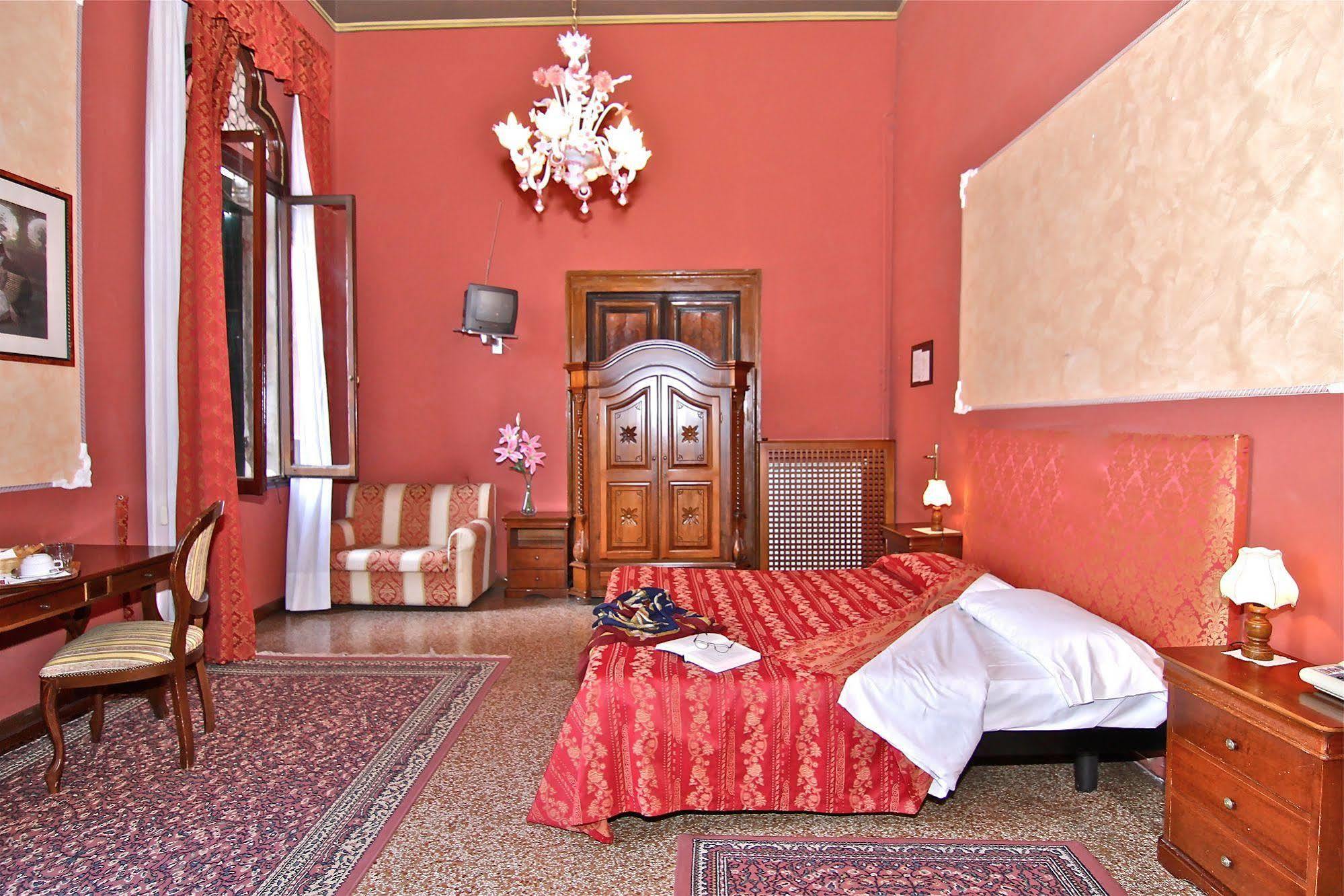 Hotel Lion Morosini Palace *