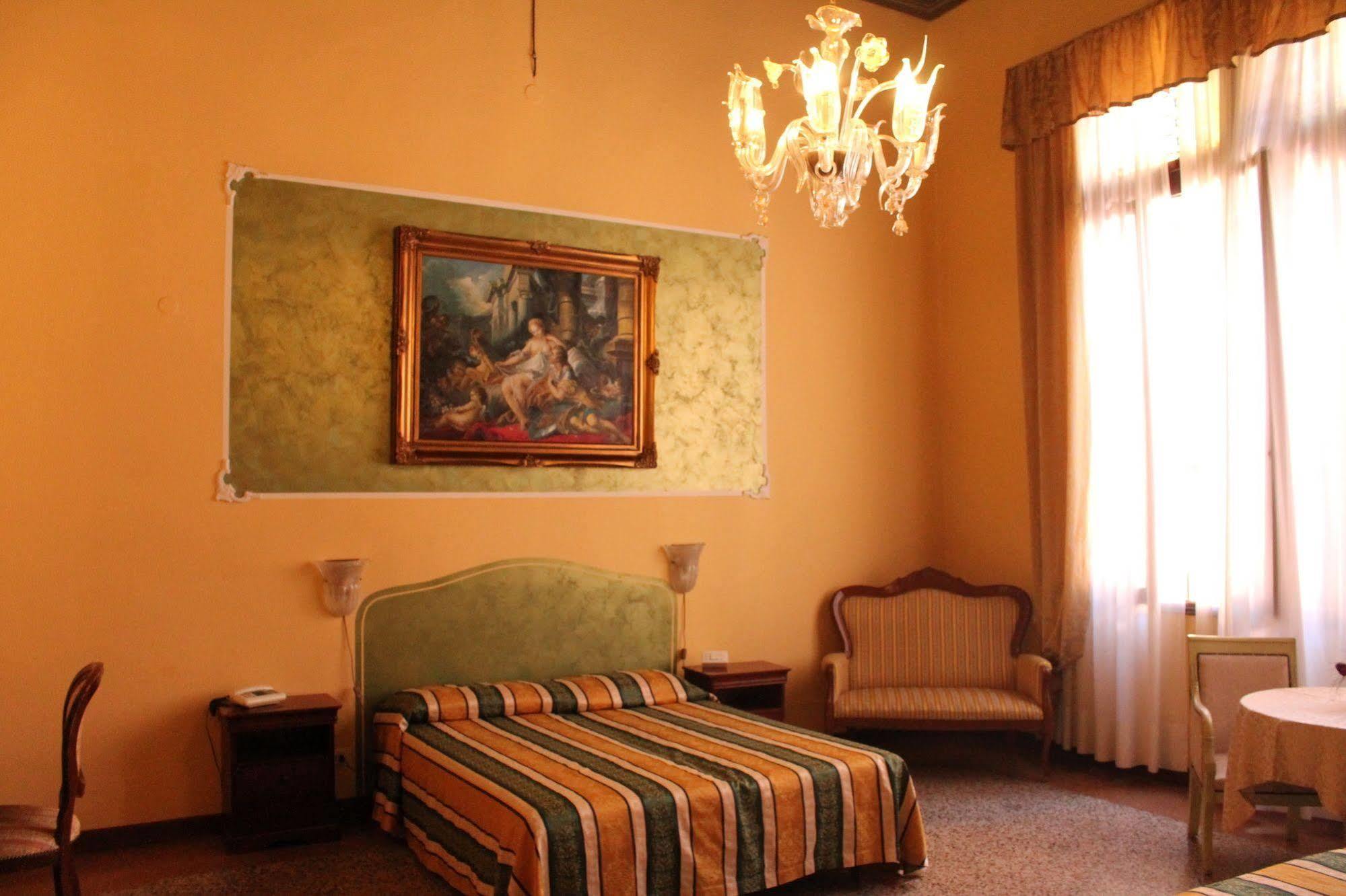 Lion Morosini Palace Hotel *