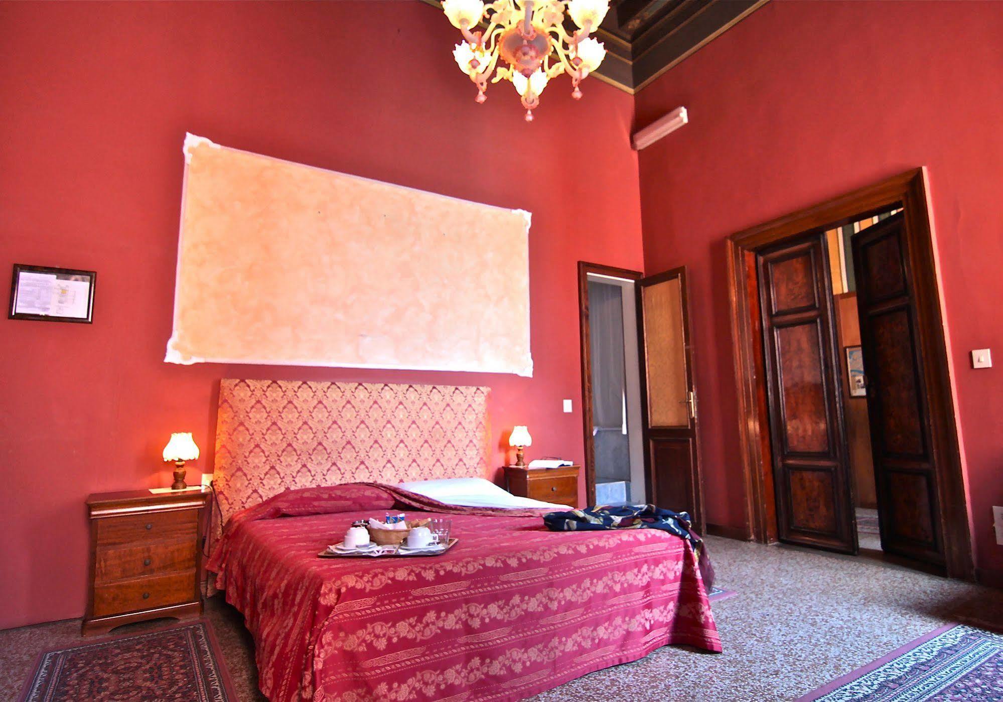 Lion Morosini Palace Hotel