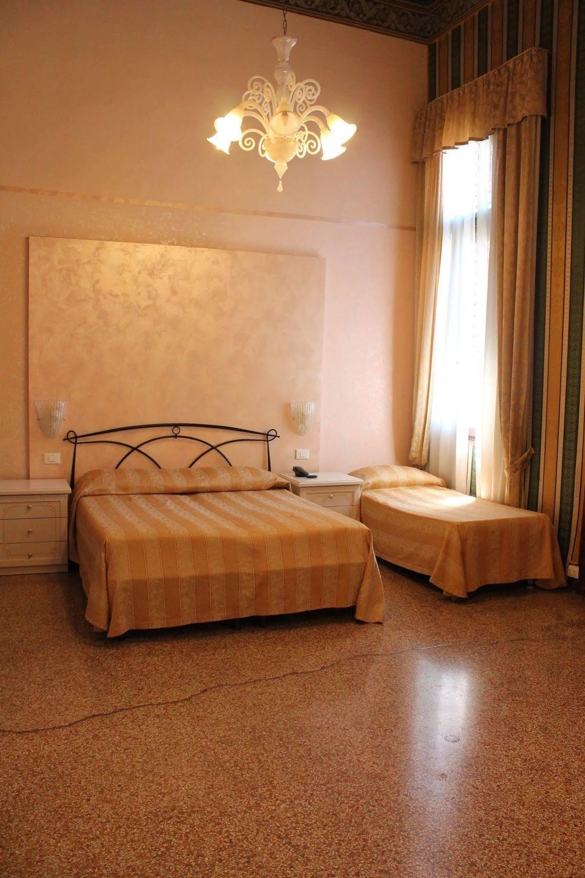 Lion Morosini Palace Hotel *